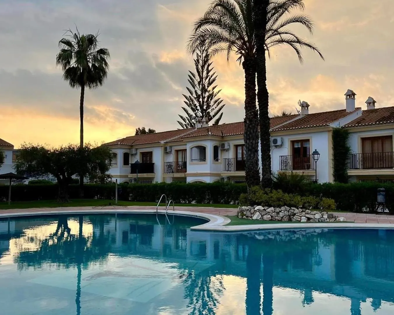 Apartamento Alhambra Vera Costa Con Piscina Abierta Todo El Ano Playas de Vera
